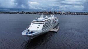 Temporada de Cruzeiros inicia com transatlântico caribenho atracando pela 1° vez em Manaus