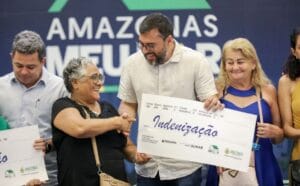 Wilson Lima reassenta mais 264 famílias da Sharp e Manaus 2000