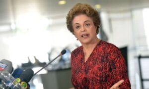 Dilma Rousseff continua à frente do Banco do Brics por mais 5 anos
