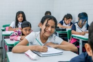 Rematrícula dos alunos da rede municipal de educação inicia em Manaus