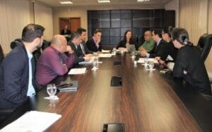 Atraso de salários: acordo firmado garante pagamento aos trabalhadores de enfermagem