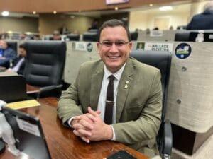 Vereador Raiff Matos propõe faixa azul para motociclistas em Manaus