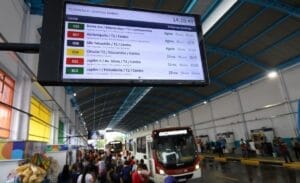 Justiça impede aumento da passagem para R$ 5,00 e convoca audiência de conciliação em Manaus