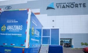 Carreta de Apoio à Saúde atende pacientes autorizados em shopping na Zona Norte de Manaus