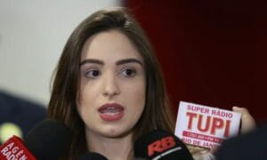 Justiça dos EUA acusa brasileira Patrícia Lélis por suposta fraude contra imigrantes