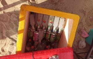 Apreensão de garrafas de vidro é comum na praia Ponta Negra