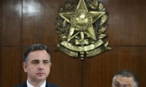 Poderes estão vigilantes contra ‘traidores da pátria’, diz Pacheco