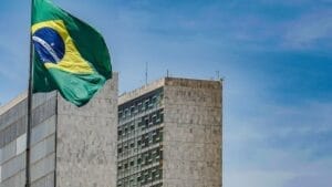 Com 36 pontos, Brasil cai 10 posições em ranking que mede corrupção