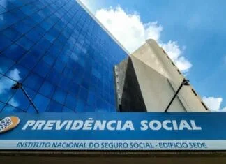 Fila do INSS cai ao menor nível em 21 meses, com 1,8 milhão de pedidos