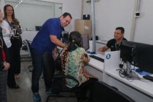Governador em exercício, Roberto Cidade, visita Sine Amazonas e destaca ampliação de vagas de emprego em 2024