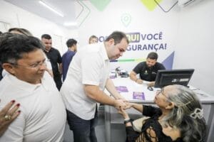 Roberto Cidade entrega Centro de Proteção do Idoso revitalizado no bairro Parque 10
