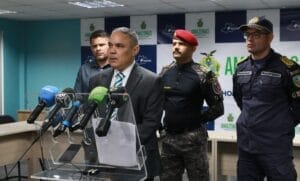 Secretario de Segurança diz que deputado praticou abuso de autoridade e humilhou policiais ao ser abordado em operação