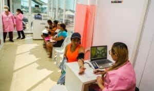 Manaus se mantém com a melhor saúde básica do País e fortalece a assistência social