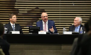 Geraldo Alckmin diz que posição do presidente Lula é pela paz na Palestina