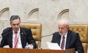 Lula defende regulação das redes sociais no país e diz que deve ser feita de maneira democrática
