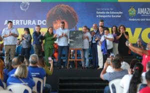 Wilson Lima abre ano letivo com ampliação do ensino bilíngue e inauguração de 32 laboratórios de robótica