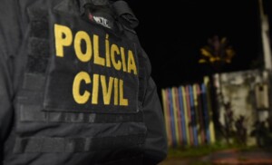 Pastor com ficha criminal extensa é preso após estuprar sua enteada de 13 anos, no AM; mãe sabia de tudo