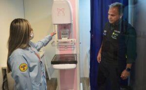 Carretas da Saúde levam exames gratuitos para zonas Norte e Oeste de Manaus