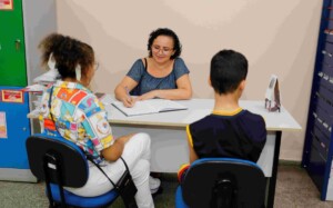 Atenção, pais e responsáveis: tem documentos pendentes nas escolas estaduais!