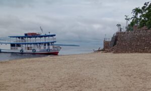 Embarcações devem manter distância de 200 metros da praia da Ponta Negra