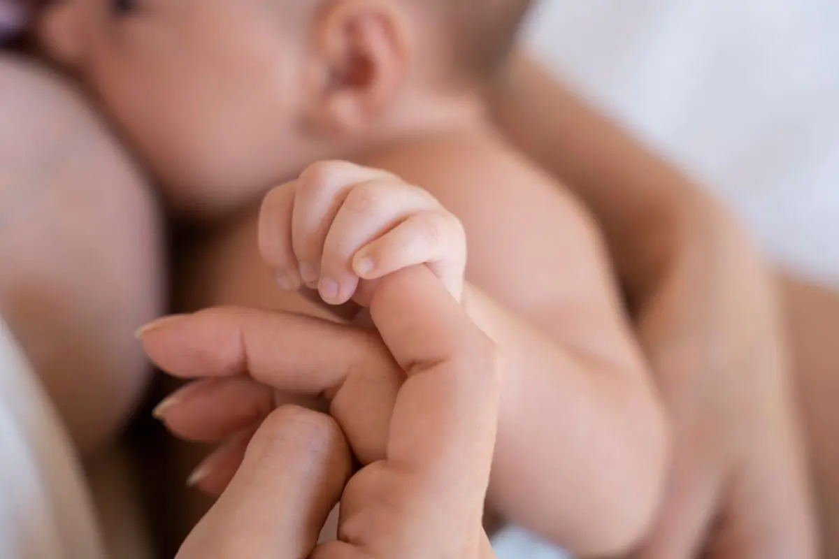 Amamentação reduz risco de doença cardíaca na mãe