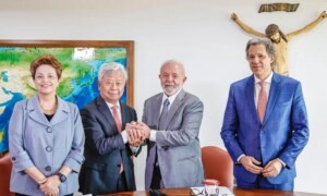 Lula discute parcerias em infraestrutura com banco chinês
