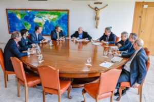 Governo avalia que a queda de alimentos aos produtores chegará em breve a consumidores
