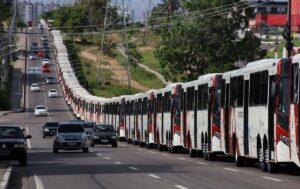 Manaus ganha 50 novos ônibus com ar condicionado e câmeras de segurança