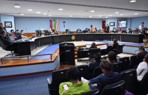 TCE-AM reprova contas da Câmara de Careiro da Várzea por superfaturamento em obras