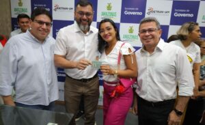 Wilson Lima entrega mais de 200 habilitações do projeto CNH Social