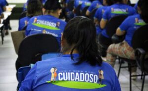 Curso gratuito de Cuidador de Idoso: Prefeitura de Manaus oferece 200 vagas