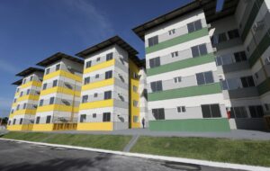 Amazonas Meu Lar: Wilson Lima entrega apartamentos do Residencial Ozias Monteiro II beneficiando 192 famílias