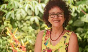 Roseana Murray escreve primeiro poema no hospital após ataque de cães