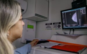 Carreta de Apoio à Saúde oferece exames de mamografia, tomografia e ultrassonografia, no Studio 5