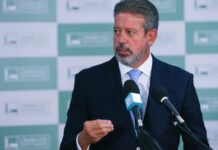 Lira anuncia grupo para propor nova versão do PL das Fake News