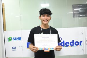 Prefeitura de Manaus certifica 5ª turma do curso ‘Técnico de Celular’
