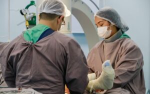Três hospitais passam a reforçar a realização de cirurgias ortopédicas nos finais de semana em Manaus