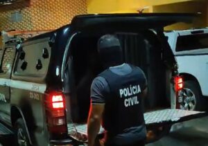 Mãe negociou a virgindade da própria filha aos 12 anos e obrigava a vítima a fazer programas por R$100, em Manaus