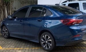 Homem baixa vidro do carro e se masturba para 3 adolescentes que voltavam da escola, em Manaus