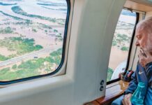 Lula sobrevoa áreas atingidas por enchentes no Rio Grande do Sul: ‘Chegamos para fortalecer o trabalho’