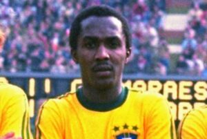 Morre Amaral, ídolo do Guarani e zagueiro da Seleção