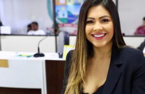 Brena Dianná continua como a favorita para assumir a prefeitura de Parintins, aponta nova pesquisa