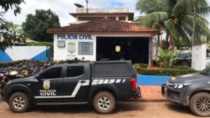 Menina de 9 anos obrigada a limpar o curral dos porcos, era agredida se não cumprisse as tarefas, no AM
