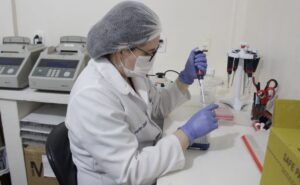 Exame de DNA identifica estuprador já preso pelo mesmo crime, e auxilia PC a elucidar crime de 2013