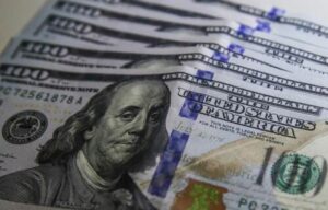 Após erro no Google, dólar chega a R$ 6,19; veja como acompanhar a cotação