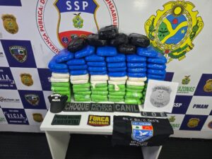 PMAM prende casal com mais de 80 kg de entorpecentes escondidos em forro de camarote de embarcação