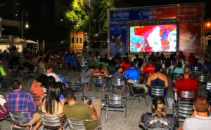 Festival de Parintins: Transmissão da Festa dos Visitantes agita o público no Largo de São Sebastião