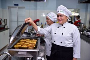 Governo do Amazonas celebra primeiro ano da Escola de Gastronomia Bernardo Ramos do Cetam