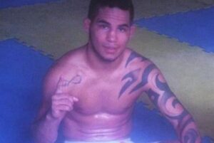 Lutador que agrediu o enteado de 4 anos a ripadas é preso em um sítio de Iranduba