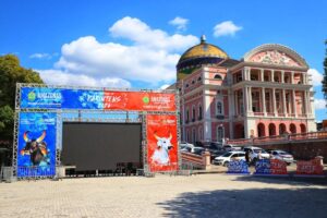 Palco para transmissão da Festa dos Visitantes está pronto no Largo São Sebastião